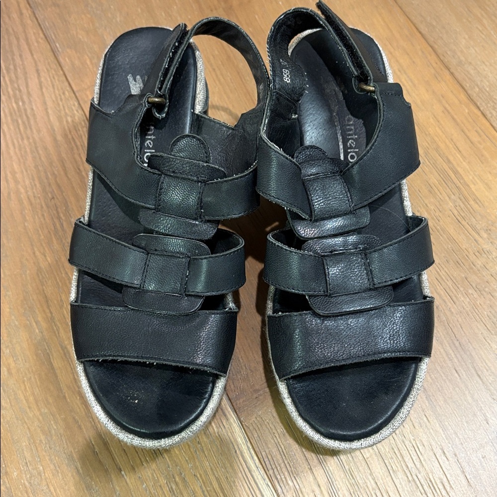 Antelope Black and Gray Wedges - Picture 2 of 6